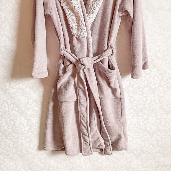 Ulta Beauty Lavendar Plush Robe - Picture 2 of 7